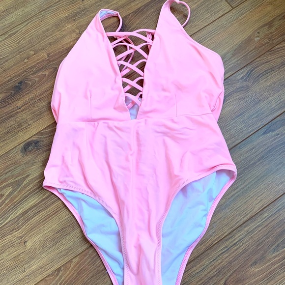 Cupshe Other - Pink one piece bath suit